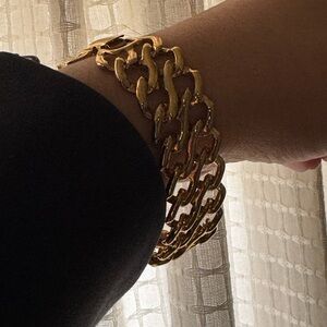 Elegant Gold Chain Bracelet and necklace